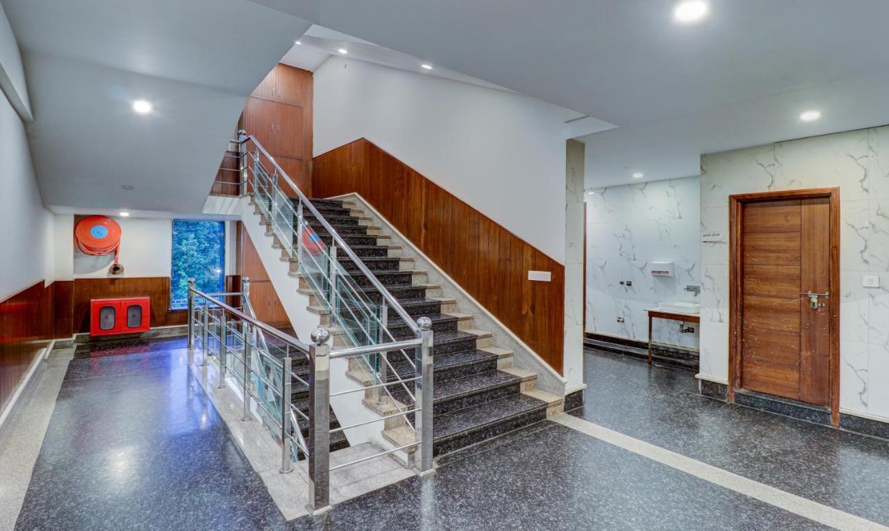 Готель Treebo Premium Pearl Avenue, Ring Road Деградун Екстер'єр фото